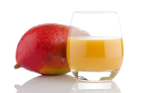 What Juice to Mix Hennessy With: 12 Delicious Options